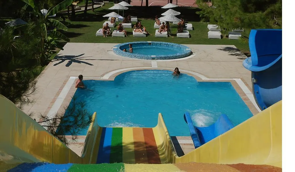 Hotel Flora Suites Soğucak 3*,